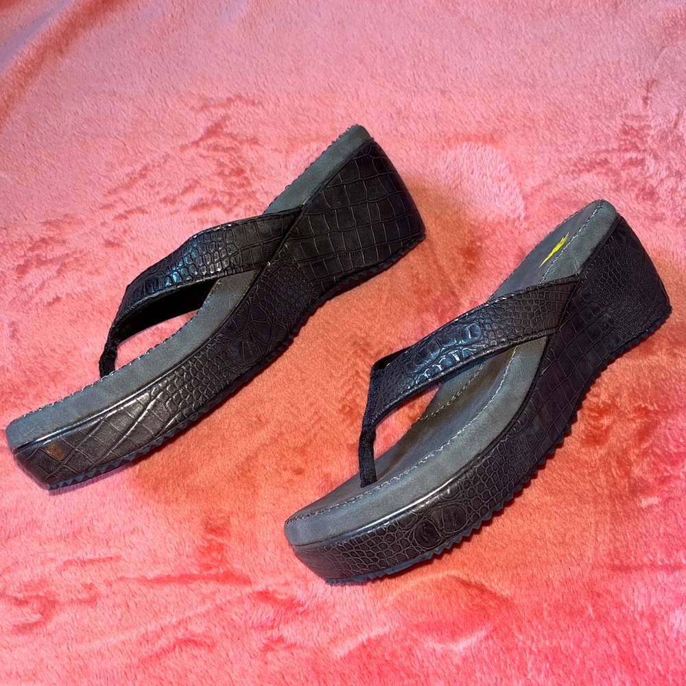 Volatile black crocodile print heeled wedge sandals size 8